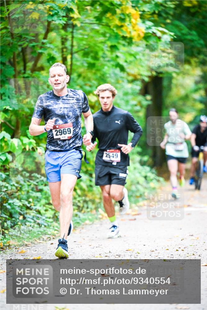 12.10.2025 - Bramfelder Halbmarathon 2025 Dr. Thomas Lammeyer http://msf.ph/oto/9340554 12.10.2025 09:47:59 Laufen 2969, 83, 2549 meine-sportfotos.de