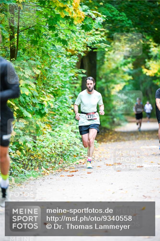 12.10.2025 - Bramfelder Halbmarathon 2025 Dr. Thomas Lammeyer http://msf.ph/oto/9340558 12.10.2025 09:48:00 Laufen 2751 meine-sportfotos.de