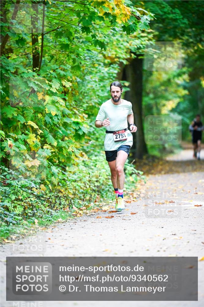 12.10.2025 - Bramfelder Halbmarathon 2025 Dr. Thomas Lammeyer http://msf.ph/oto/9340562 12.10.2025 09:48:01 Laufen 2751 meine-sportfotos.de
