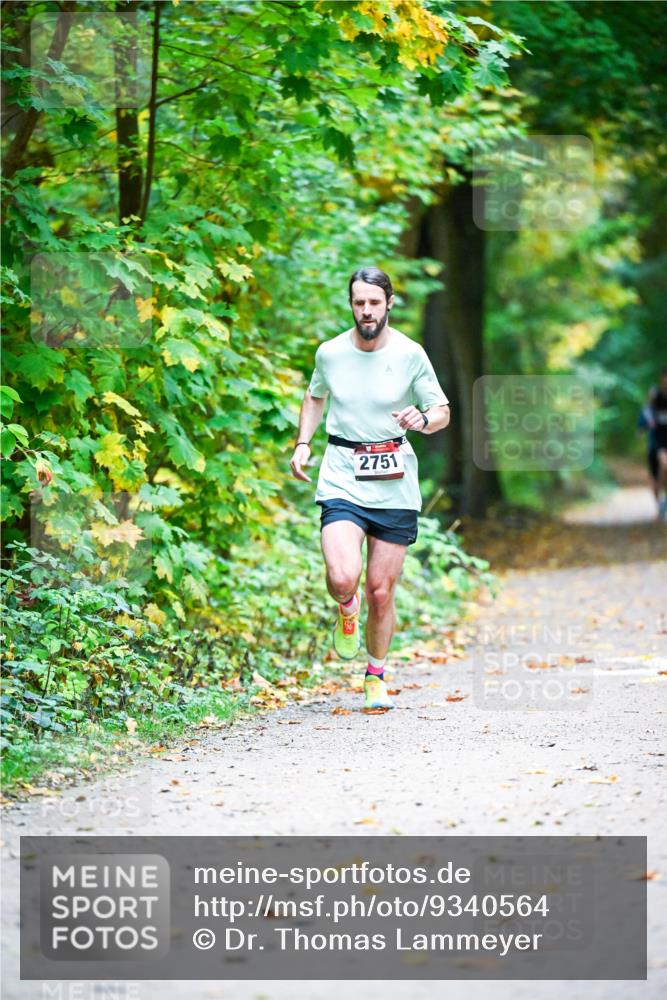 12.10.2025 - Bramfelder Halbmarathon 2025 Dr. Thomas Lammeyer http://msf.ph/oto/9340564 12.10.2025 09:48:01 Laufen 2751 meine-sportfotos.de