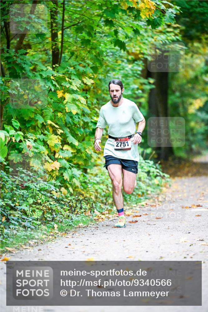 12.10.2025 - Bramfelder Halbmarathon 2025 Dr. Thomas Lammeyer http://msf.ph/oto/9340566 12.10.2025 09:48:01 Laufen 2751 meine-sportfotos.de