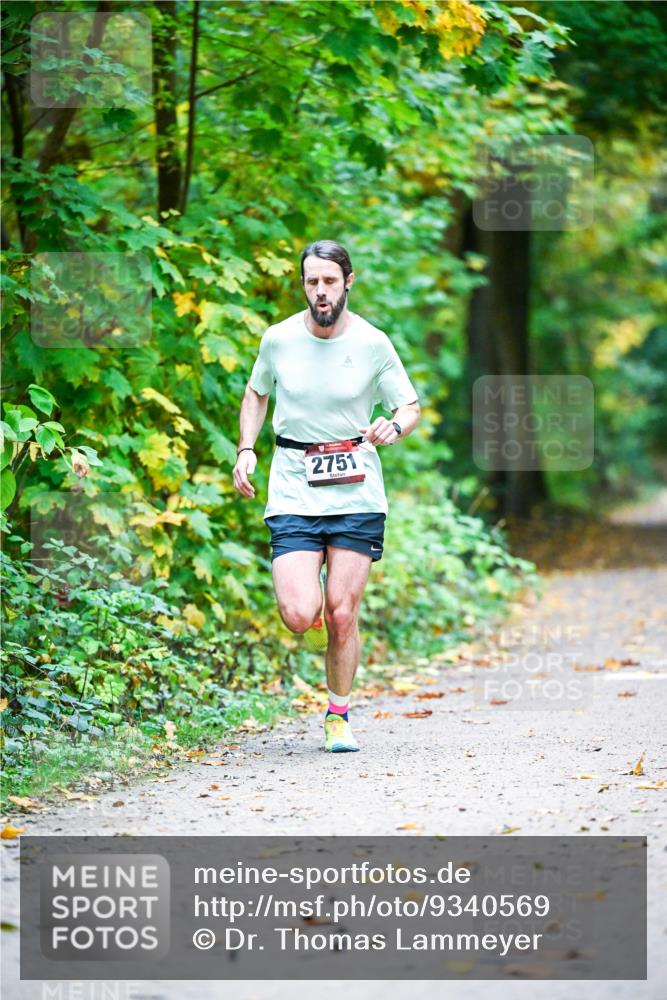 12.10.2025 - Bramfelder Halbmarathon 2025 Dr. Thomas Lammeyer http://msf.ph/oto/9340569 12.10.2025 09:48:02 Laufen 2751 meine-sportfotos.de