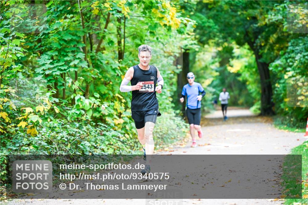 12.10.2025 - Bramfelder Halbmarathon 2025 Dr. Thomas Lammeyer http://msf.ph/oto/9340575 12.10.2025 09:48:13 Laufen 2543, 847 meine-sportfotos.de