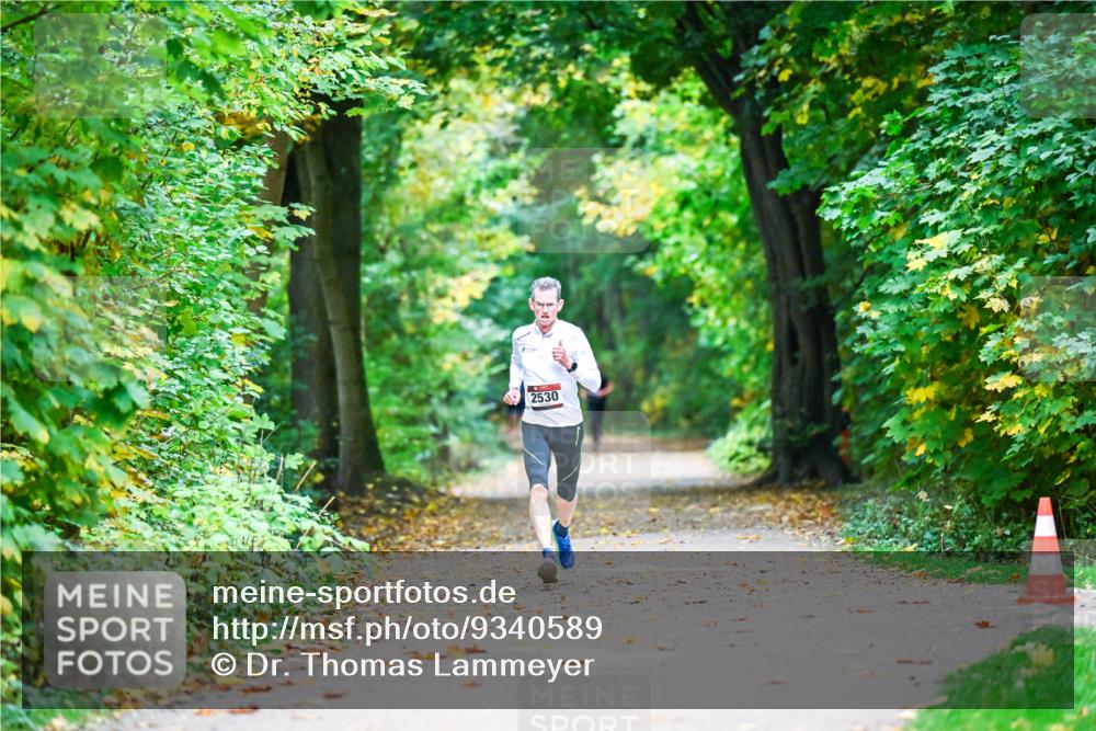 12.10.2025 - Bramfelder Halbmarathon 2025 Dr. Thomas Lammeyer http://msf.ph/oto/9340589 12.10.2025 09:48:19 Laufen 2530 meine-sportfotos.de