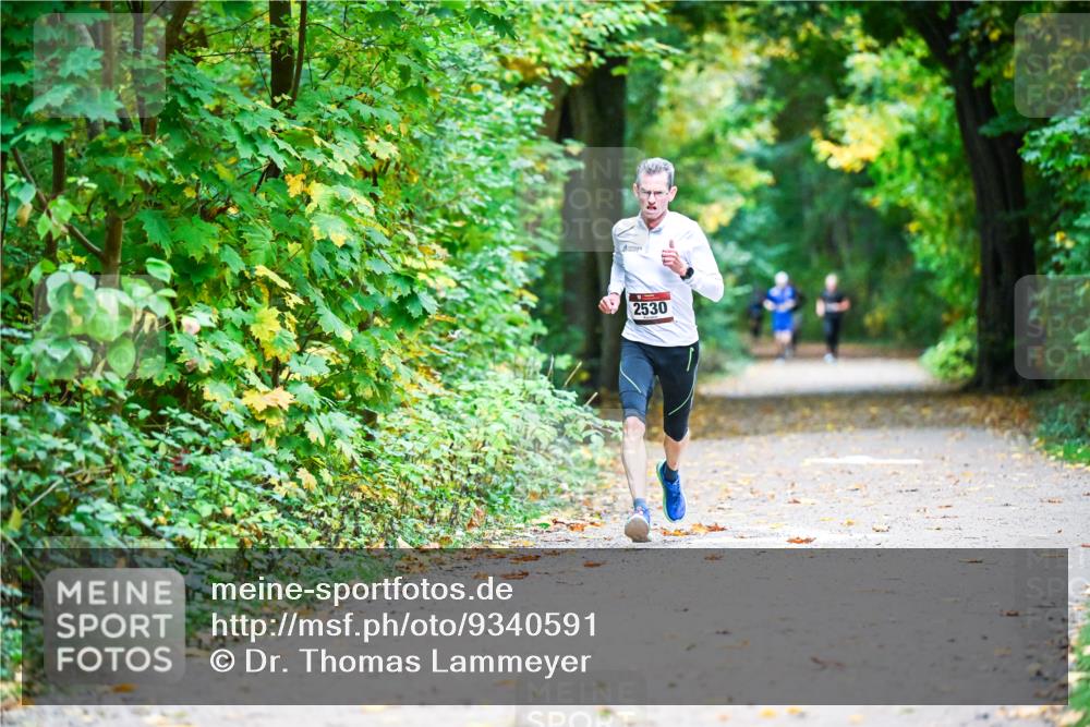 12.10.2025 - Bramfelder Halbmarathon 2025 Dr. Thomas Lammeyer http://msf.ph/oto/9340591 12.10.2025 09:48:22 Laufen 2530 meine-sportfotos.de
