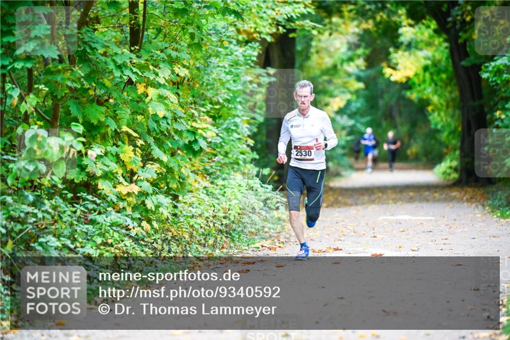 12.10.2025 - Bramfelder Halbmarathon 2025 Dr. Thomas Lammeyer http://msf.ph/oto/9340592 12.10.2025 09:48:22 Laufen 2530 meine-sportfotos.de