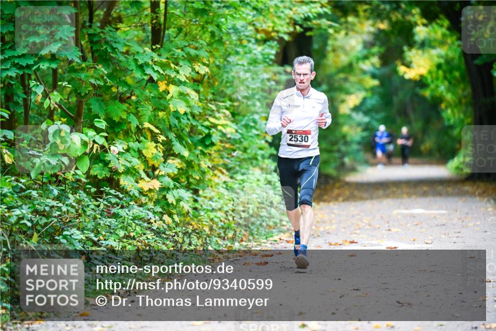 12.10.2025 - Bramfelder Halbmarathon 2025 Dr. Thomas Lammeyer http://msf.ph/oto/9340599 12.10.2025 09:48:23 Laufen 2530 meine-sportfotos.de