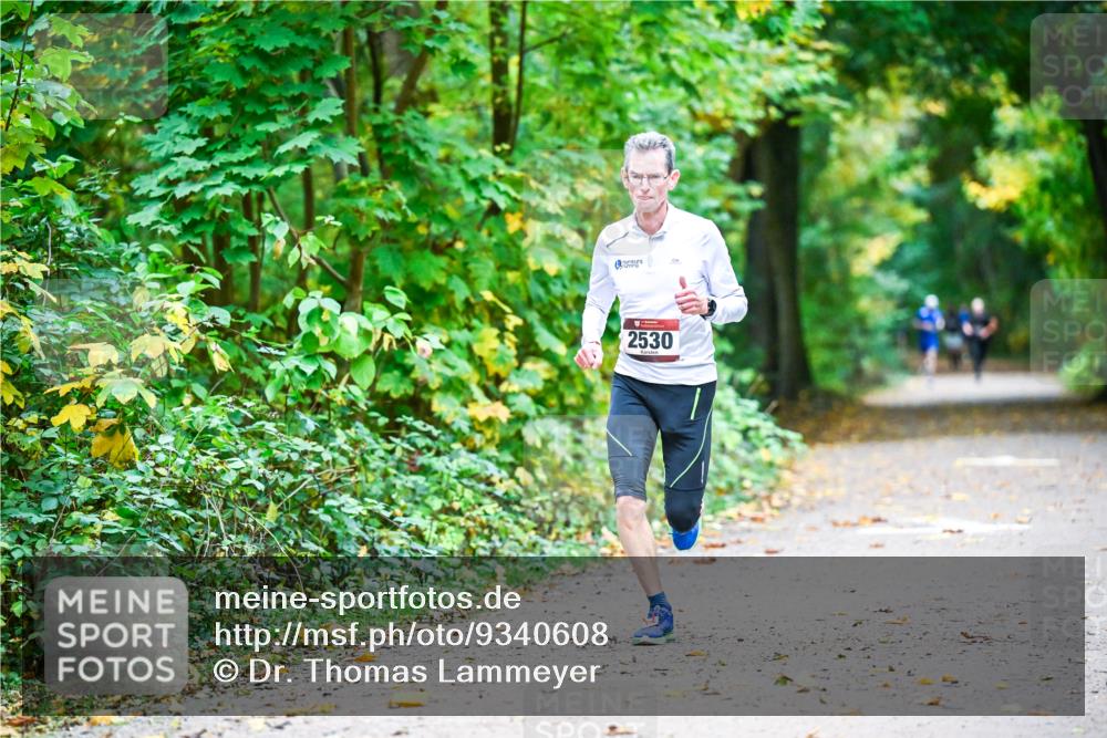 12.10.2025 - Bramfelder Halbmarathon 2025 Dr. Thomas Lammeyer http://msf.ph/oto/9340608 12.10.2025 09:48:24 Laufen 2530 meine-sportfotos.de