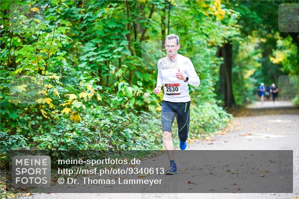 12.10.2025 - Bramfelder Halbmarathon 2025 Dr. Thomas Lammeyer http://msf.ph/oto/9340613 12.10.2025 09:48:25 Laufen 2530 meine-sportfotos.de