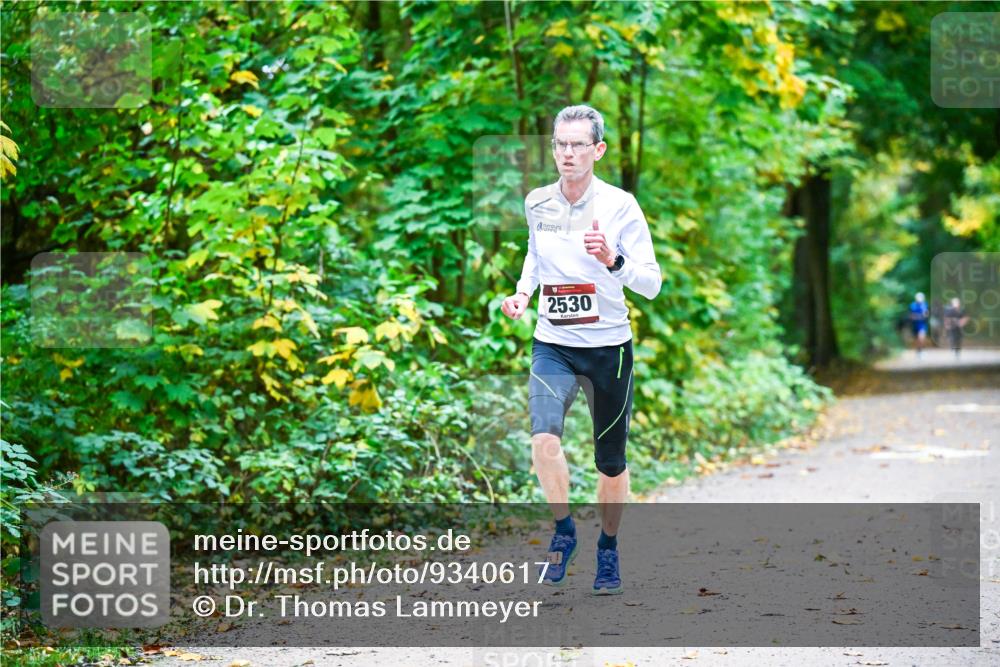 12.10.2025 - Bramfelder Halbmarathon 2025 Dr. Thomas Lammeyer http://msf.ph/oto/9340617 12.10.2025 09:48:25 Laufen 2530 meine-sportfotos.de