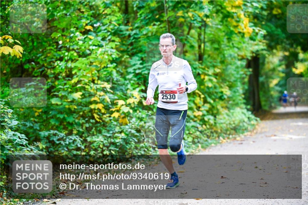 12.10.2025 - Bramfelder Halbmarathon 2025 Dr. Thomas Lammeyer http://msf.ph/oto/9340619 12.10.2025 09:48:25 Laufen 2530 meine-sportfotos.de