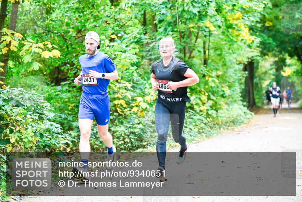 12.10.2025 - Bramfelder Halbmarathon 2025 Dr. Thomas Lammeyer http://msf.ph/oto/9340651 12.10.2025 09:48:46 Laufen 2431, 295 meine-sportfotos.de