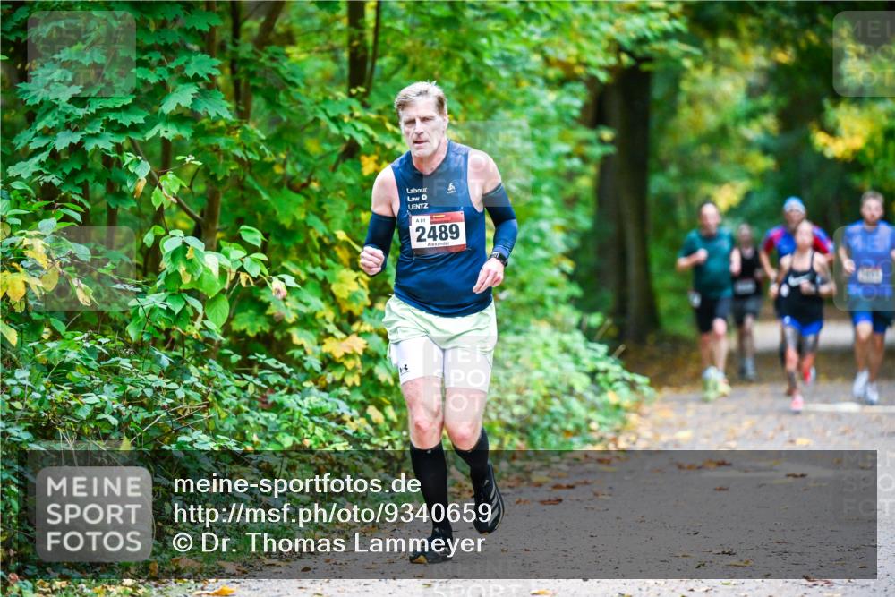 12.10.2025 - Bramfelder Halbmarathon 2025 Dr. Thomas Lammeyer http://msf.ph/oto/9340659 12.10.2025 09:48:52 Laufen 81, 2489 meine-sportfotos.de