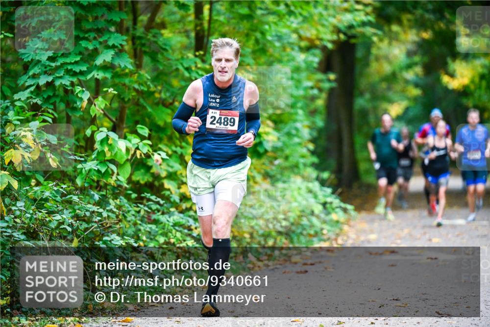 12.10.2025 - Bramfelder Halbmarathon 2025 Dr. Thomas Lammeyer http://msf.ph/oto/9340661 12.10.2025 09:48:52 Laufen 81, 2489 meine-sportfotos.de
