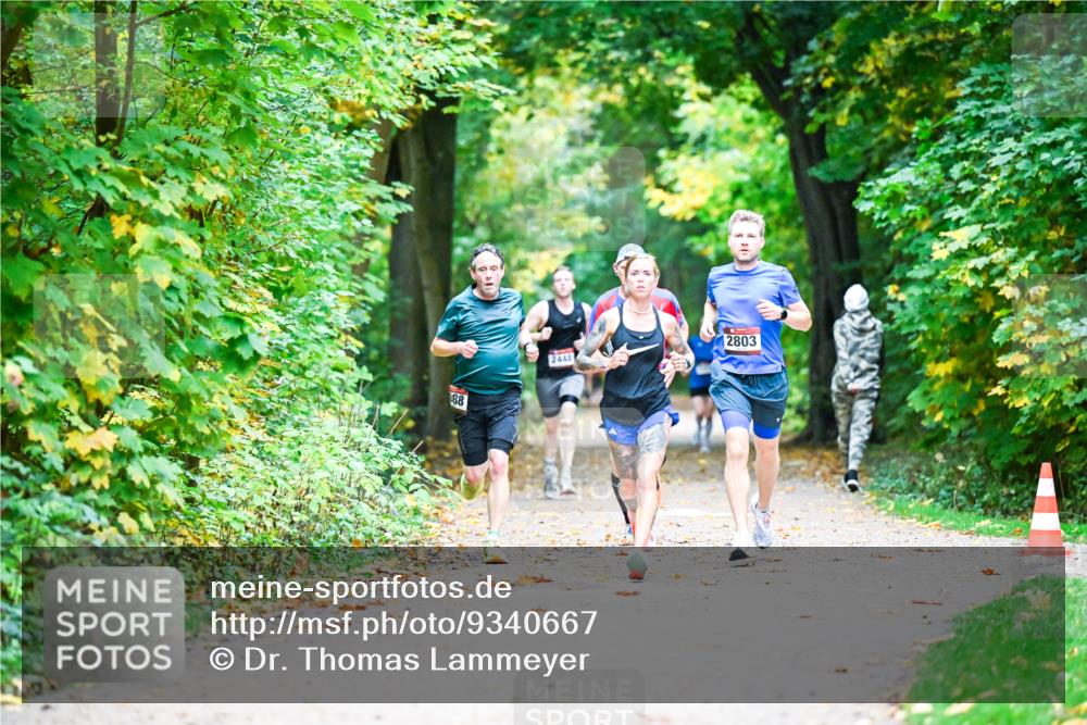 12.10.2025 - Bramfelder Halbmarathon 2025 Dr. Thomas Lammeyer http://msf.ph/oto/9340667 12.10.2025 09:48:54 Laufen 88, 2448, 2803 meine-sportfotos.de