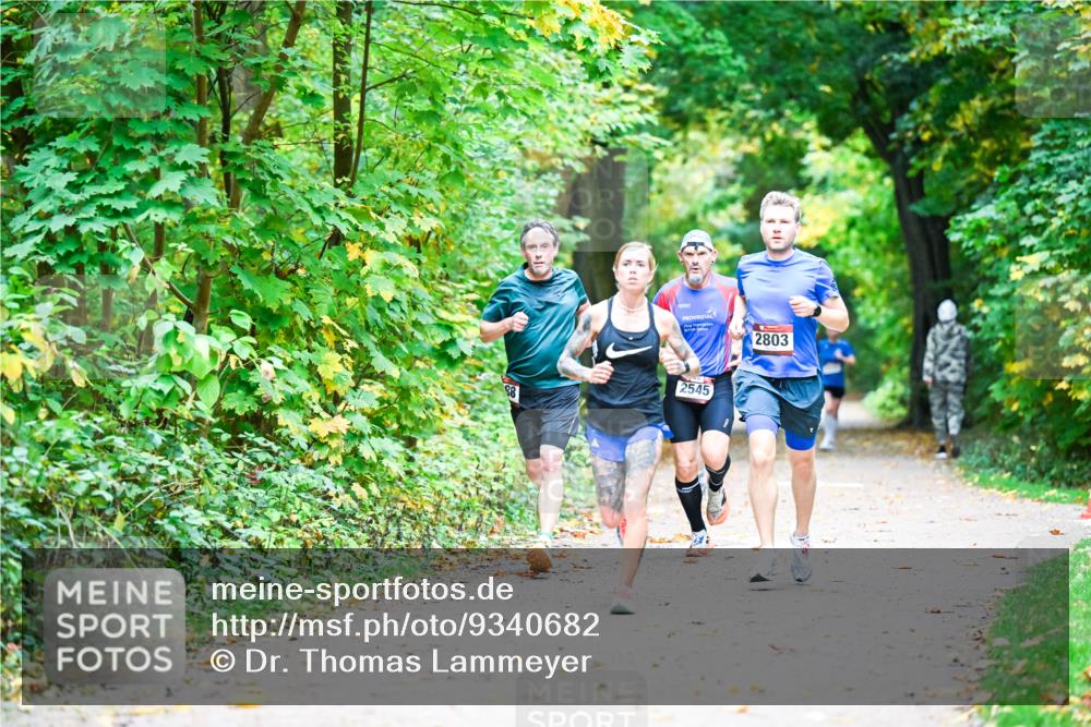 12.10.2025 - Bramfelder Halbmarathon 2025 Dr. Thomas Lammeyer http://msf.ph/oto/9340682 12.10.2025 09:48:56 Laufen 2803, 88, 2545 meine-sportfotos.de