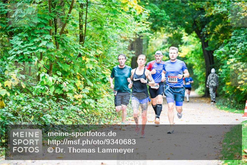 12.10.2025 - Bramfelder Halbmarathon 2025 Dr. Thomas Lammeyer http://msf.ph/oto/9340683 12.10.2025 09:48:57 Laufen 88, 45, 2803 meine-sportfotos.de