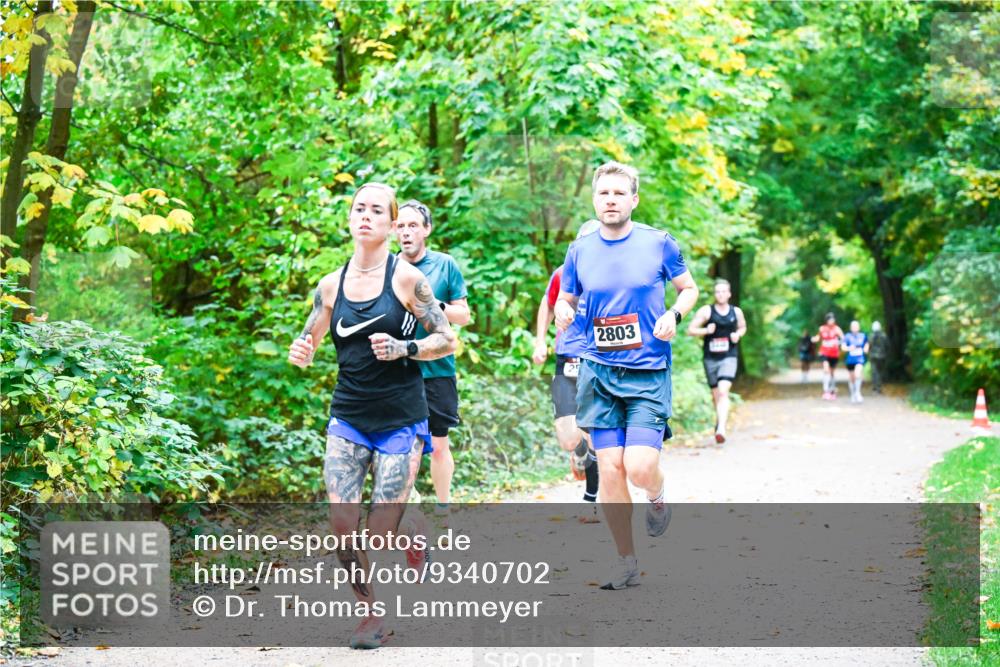 12.10.2025 - Bramfelder Halbmarathon 2025 Dr. Thomas Lammeyer http://msf.ph/oto/9340702 12.10.2025 09:48:59 Laufen 2803 meine-sportfotos.de