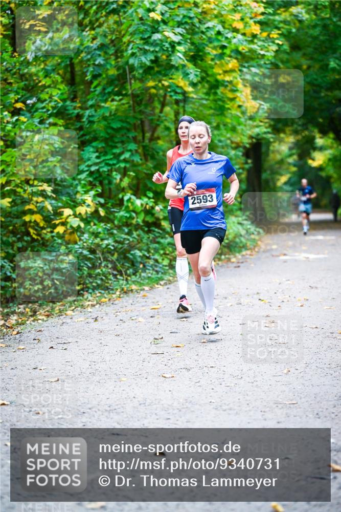12.10.2025 - Bramfelder Halbmarathon 2025 Dr. Thomas Lammeyer http://msf.ph/oto/9340731 12.10.2025 09:49:08 Laufen 2593 meine-sportfotos.de