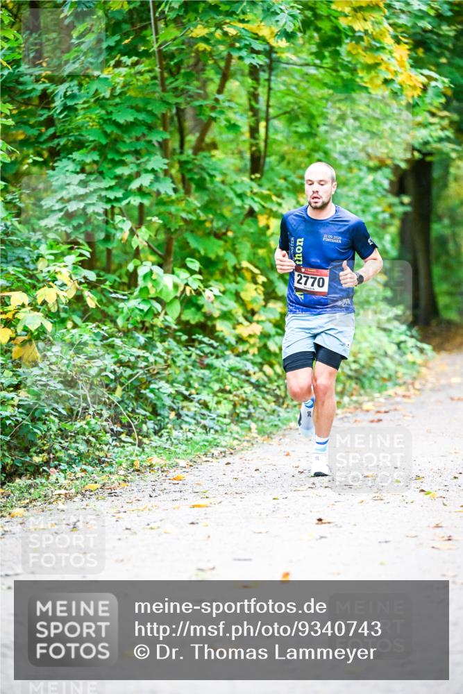 12.10.2025 - Bramfelder Halbmarathon 2025 Dr. Thomas Lammeyer http://msf.ph/oto/9340743 12.10.2025 09:49:15 Laufen 2770, 1, 09, 2025 meine-sportfotos.de