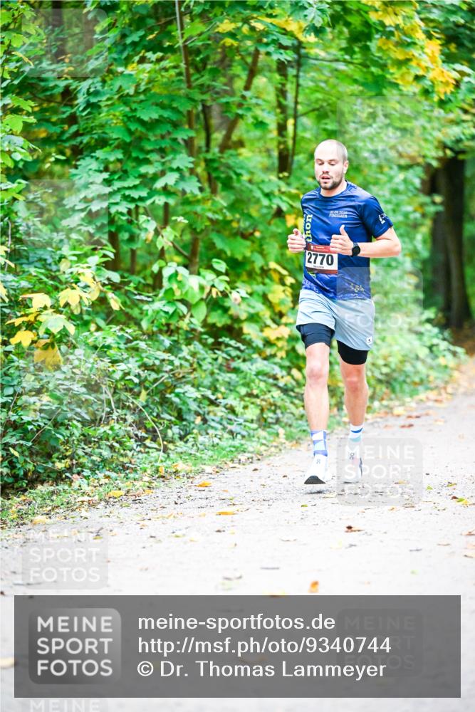 12.10.2025 - Bramfelder Halbmarathon 2025 Dr. Thomas Lammeyer http://msf.ph/oto/9340744 12.10.2025 09:49:15 Laufen 21, 09, 2025, 2770 meine-sportfotos.de