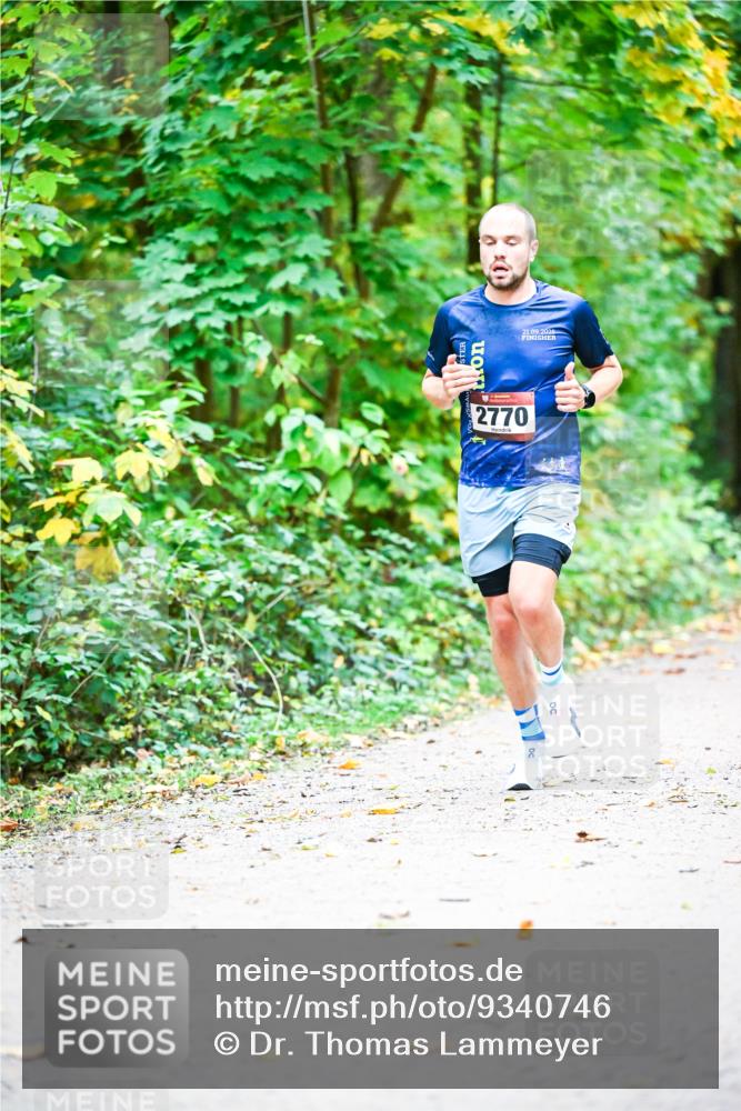 12.10.2025 - Bramfelder Halbmarathon 2025 Dr. Thomas Lammeyer http://msf.ph/oto/9340746 12.10.2025 09:49:15 Laufen 21, 09, 2025, 2770 meine-sportfotos.de