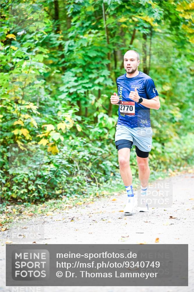 12.10.2025 - Bramfelder Halbmarathon 2025 Dr. Thomas Lammeyer http://msf.ph/oto/9340749 12.10.2025 09:49:15 Laufen 2770, 21, 09, 2025 meine-sportfotos.de