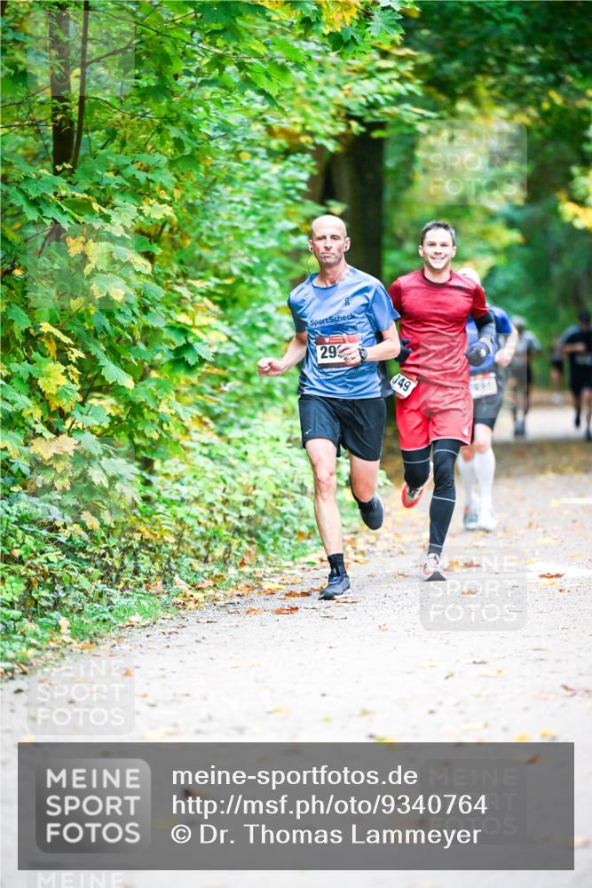 12.10.2025 - Bramfelder Halbmarathon 2025 Dr. Thomas Lammeyer http://msf.ph/oto/9340764 12.10.2025 09:49:25 Laufen 29, 149 meine-sportfotos.de