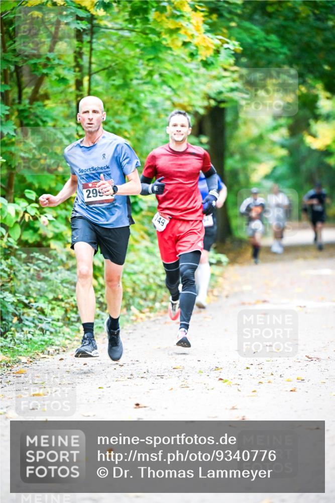 12.10.2025 - Bramfelder Halbmarathon 2025 Dr. Thomas Lammeyer http://msf.ph/oto/9340776 12.10.2025 09:49:27 Laufen 299, 149 meine-sportfotos.de