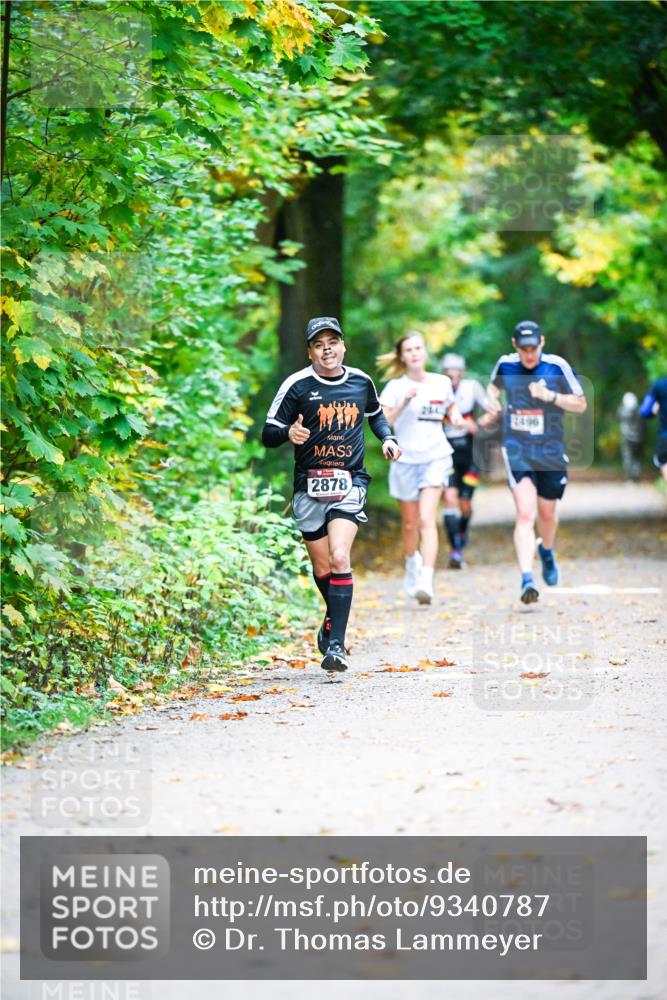 12.10.2025 - Bramfelder Halbmarathon 2025 Dr. Thomas Lammeyer http://msf.ph/oto/9340787 12.10.2025 09:49:33 Laufen 3, 2878, 2496 meine-sportfotos.de
