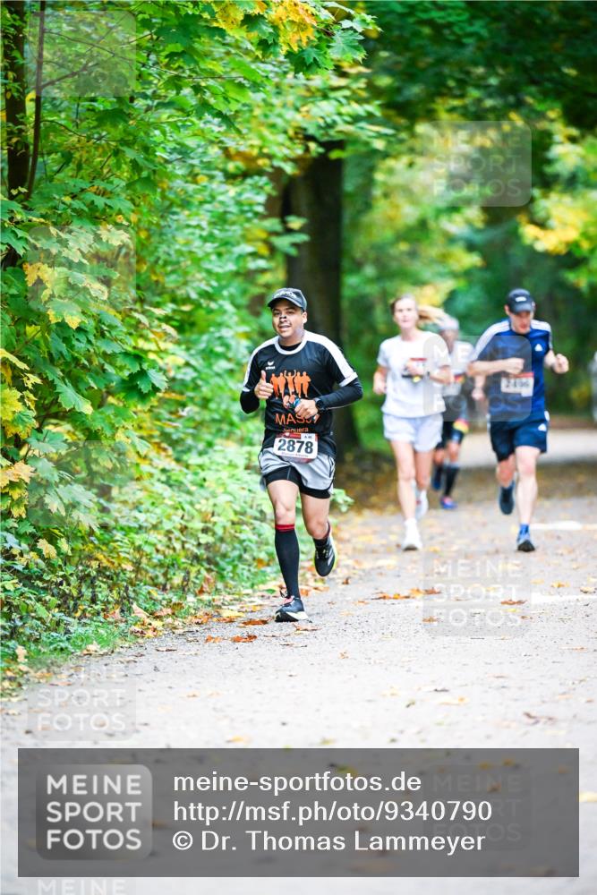 12.10.2025 - Bramfelder Halbmarathon 2025 Dr. Thomas Lammeyer http://msf.ph/oto/9340790 12.10.2025 09:49:33 Laufen 46, 2878, 2496 meine-sportfotos.de