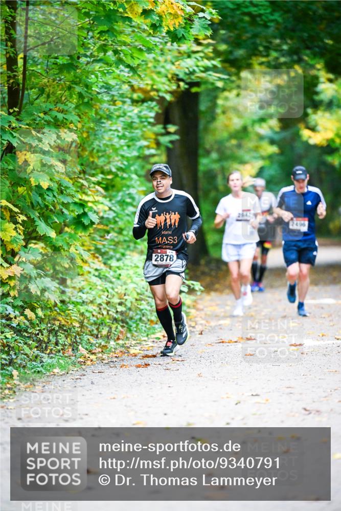 12.10.2025 - Bramfelder Halbmarathon 2025 Dr. Thomas Lammeyer http://msf.ph/oto/9340791 12.10.2025 09:49:33 Laufen 3, 46, 2878, 2496 meine-sportfotos.de
