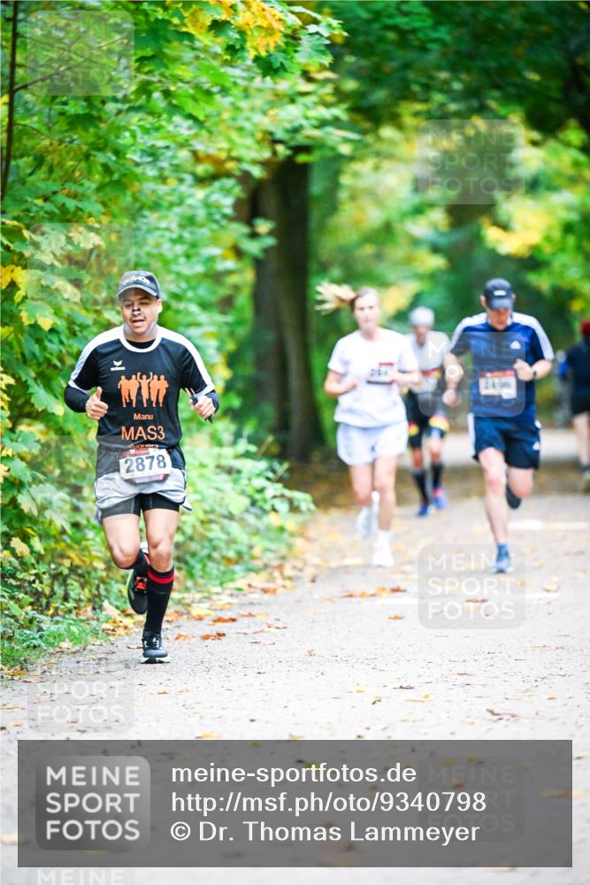 12.10.2025 - Bramfelder Halbmarathon 2025 Dr. Thomas Lammeyer http://msf.ph/oto/9340798 12.10.2025 09:49:34 Laufen 3, 2878 meine-sportfotos.de