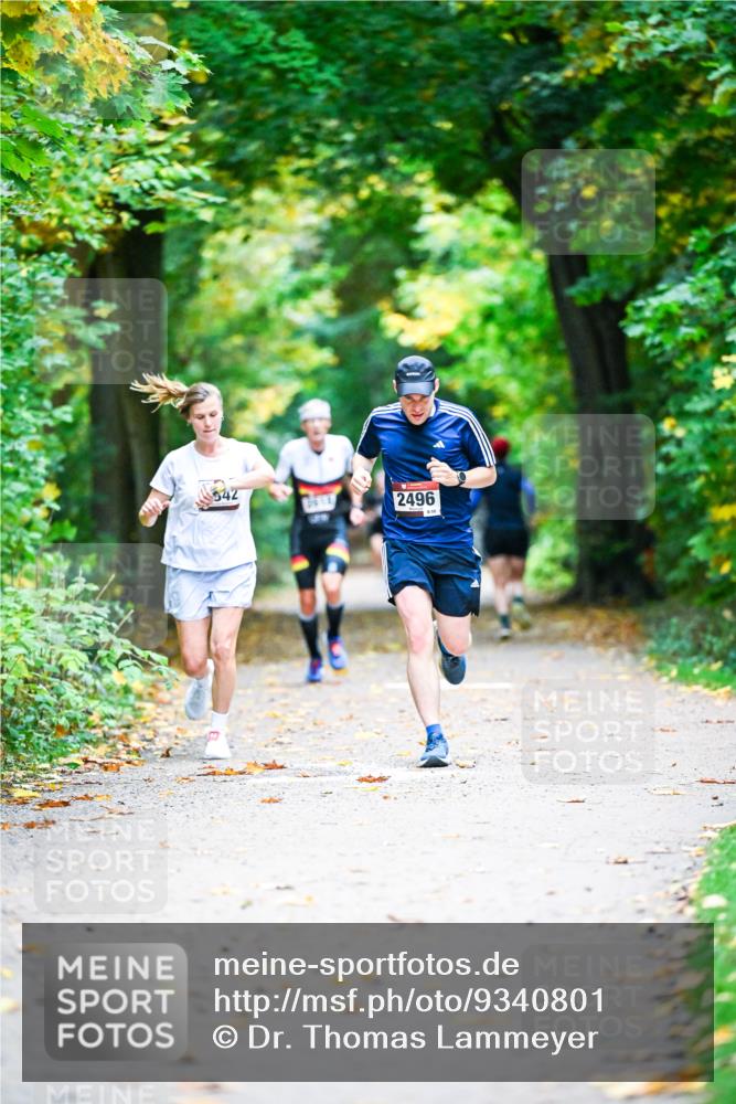 12.10.2025 - Bramfelder Halbmarathon 2025 Dr. Thomas Lammeyer http://msf.ph/oto/9340801 12.10.2025 09:49:35 Laufen 542, 1579, 2496 meine-sportfotos.de