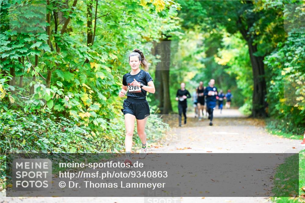 12.10.2025 - Bramfelder Halbmarathon 2025 Dr. Thomas Lammeyer http://msf.ph/oto/9340863 12.10.2025 09:49:54 Laufen 2701 meine-sportfotos.de