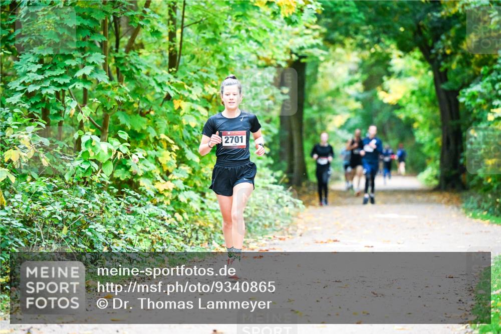 12.10.2025 - Bramfelder Halbmarathon 2025 Dr. Thomas Lammeyer http://msf.ph/oto/9340865 12.10.2025 09:49:54 Laufen 2701 meine-sportfotos.de