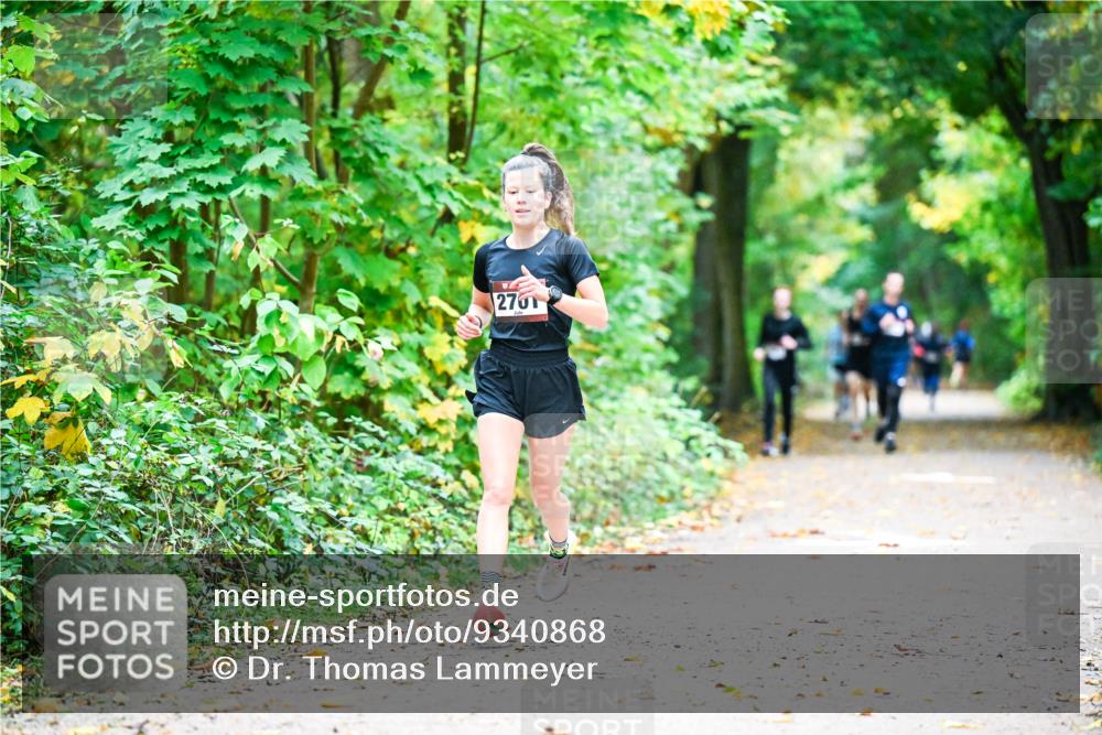 12.10.2025 - Bramfelder Halbmarathon 2025 Dr. Thomas Lammeyer http://msf.ph/oto/9340868 12.10.2025 09:49:55 Laufen 2701 meine-sportfotos.de
