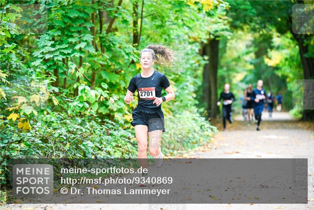 12.10.2025 - Bramfelder Halbmarathon 2025 Dr. Thomas Lammeyer http://msf.ph/oto/9340869 12.10.2025 09:49:55 Laufen 2701 meine-sportfotos.de