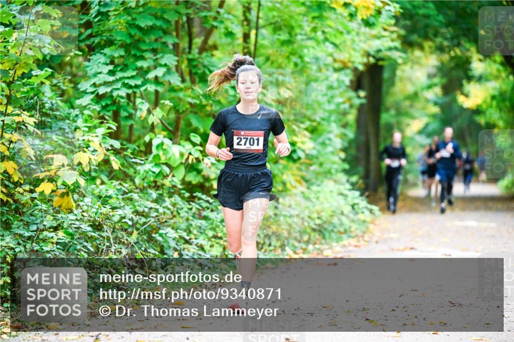 12.10.2025 - Bramfelder Halbmarathon 2025 Dr. Thomas Lammeyer http://msf.ph/oto/9340871 12.10.2025 09:49:55 Laufen 2701 meine-sportfotos.de