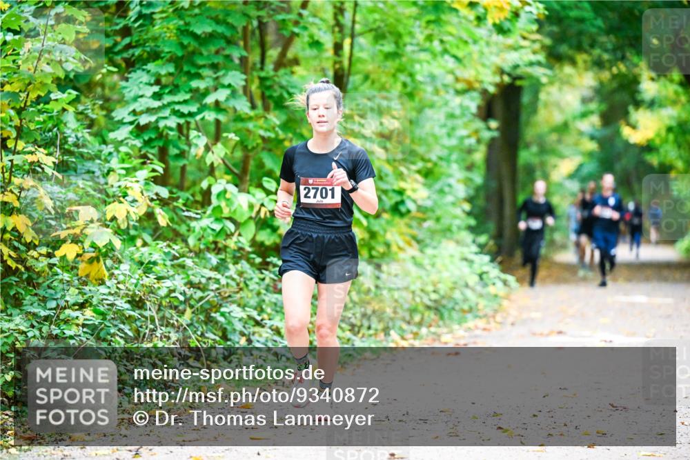 12.10.2025 - Bramfelder Halbmarathon 2025 Dr. Thomas Lammeyer http://msf.ph/oto/9340872 12.10.2025 09:49:55 Laufen 2701 meine-sportfotos.de