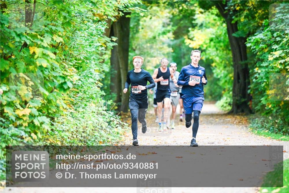 12.10.2025 - Bramfelder Halbmarathon 2025 Dr. Thomas Lammeyer http://msf.ph/oto/9340881 12.10.2025 09:49:59 Laufen 2498, 2552 meine-sportfotos.de