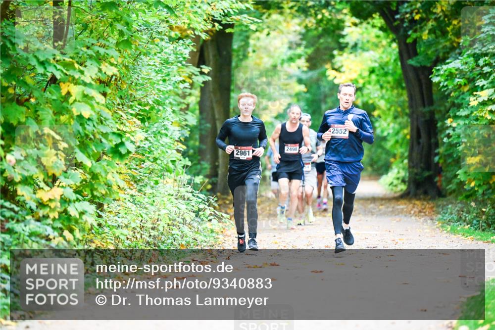 12.10.2025 - Bramfelder Halbmarathon 2025 Dr. Thomas Lammeyer http://msf.ph/oto/9340883 12.10.2025 09:49:59 Laufen 2961, 2498, 42552 meine-sportfotos.de
