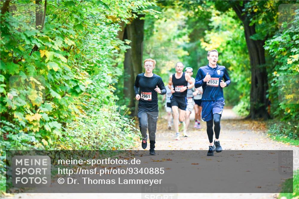 12.10.2025 - Bramfelder Halbmarathon 2025 Dr. Thomas Lammeyer http://msf.ph/oto/9340885 12.10.2025 09:50:00 Laufen 2961, 249, 2552 meine-sportfotos.de