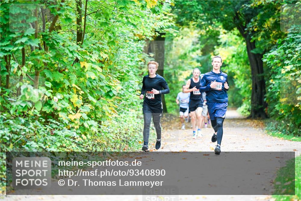 12.10.2025 - Bramfelder Halbmarathon 2025 Dr. Thomas Lammeyer http://msf.ph/oto/9340890 12.10.2025 09:50:00 Laufen 2961, 2498 meine-sportfotos.de