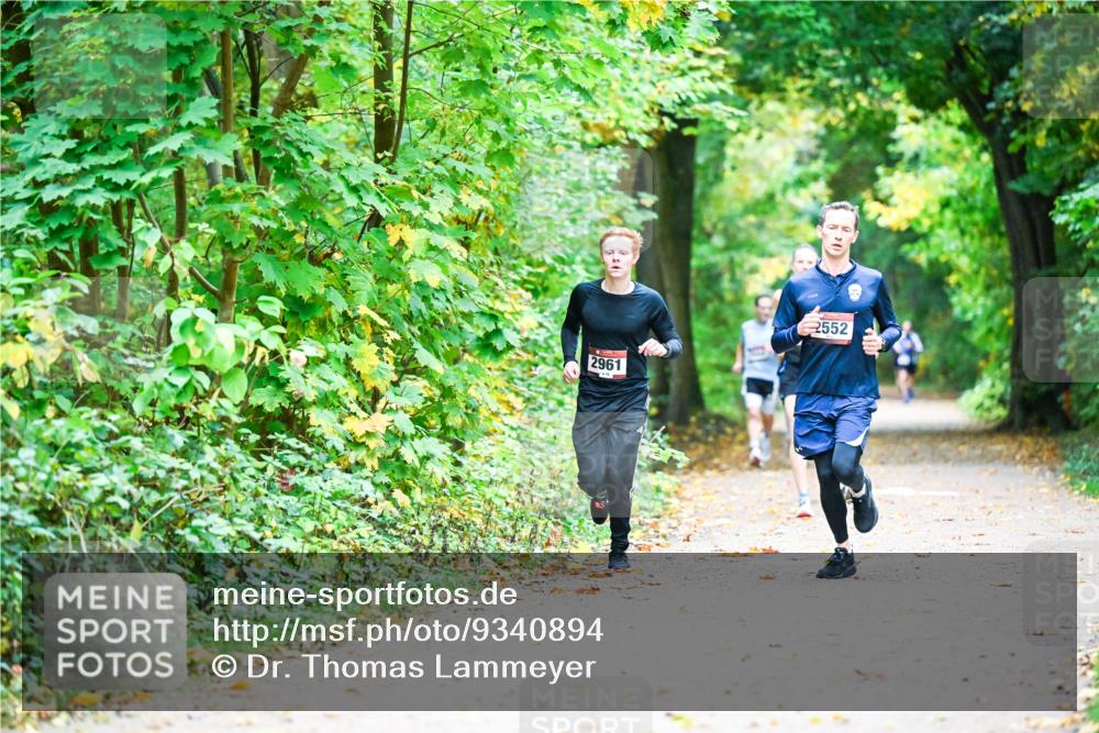 12.10.2025 - Bramfelder Halbmarathon 2025 Dr. Thomas Lammeyer http://msf.ph/oto/9340894 12.10.2025 09:50:01 Laufen 2961, 2552 meine-sportfotos.de