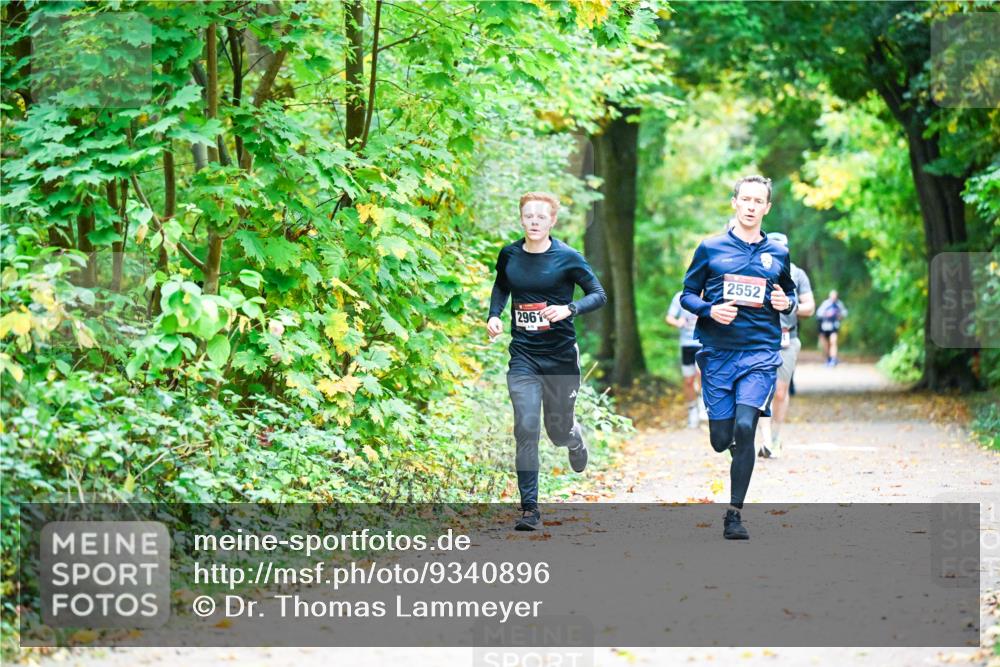 12.10.2025 - Bramfelder Halbmarathon 2025 Dr. Thomas Lammeyer http://msf.ph/oto/9340896 12.10.2025 09:50:01 Laufen 2961, 2552 meine-sportfotos.de