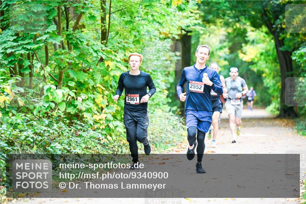 12.10.2025 - Bramfelder Halbmarathon 2025 Dr. Thomas Lammeyer http://msf.ph/oto/9340900 12.10.2025 09:50:02 Laufen 2961, 2552 meine-sportfotos.de