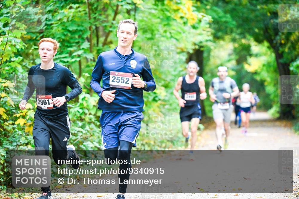 12.10.2025 - Bramfelder Halbmarathon 2025 Dr. Thomas Lammeyer http://msf.ph/oto/9340915 12.10.2025 09:50:04 Laufen 2961, 70, 2552 meine-sportfotos.de