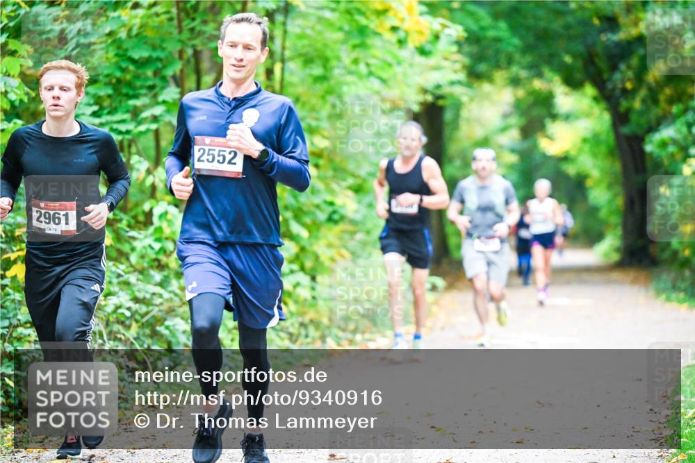 12.10.2025 - Bramfelder Halbmarathon 2025 Dr. Thomas Lammeyer http://msf.ph/oto/9340916 12.10.2025 09:50:04 Laufen 2961, 70, 2552 meine-sportfotos.de
