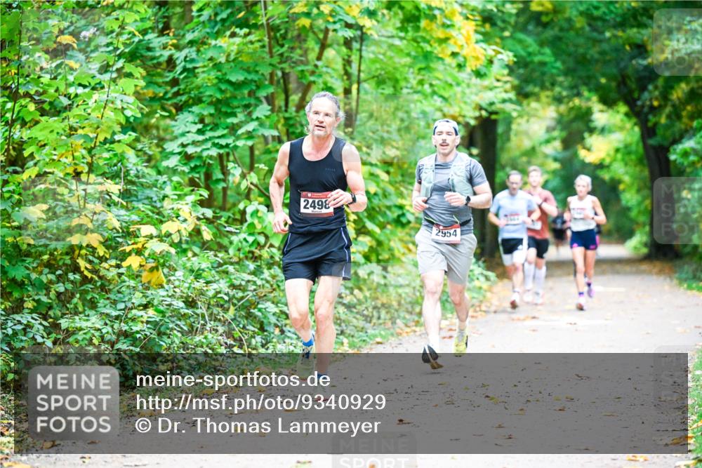 12.10.2025 - Bramfelder Halbmarathon 2025 Dr. Thomas Lammeyer http://msf.ph/oto/9340929 12.10.2025 09:50:06 Laufen 2498, 2954 meine-sportfotos.de